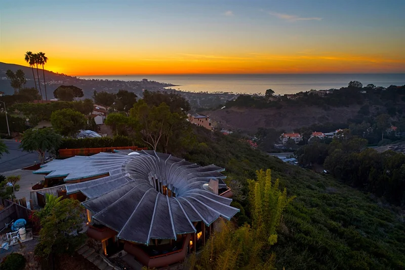 7799 Starlight Drive, La Jolla, CA 92037