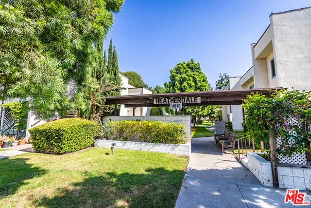 11813 Runnymede #53, North Hollywood, CA 91605