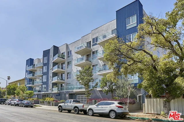 105 Mariposa #402, Los Angeles, CA 90004