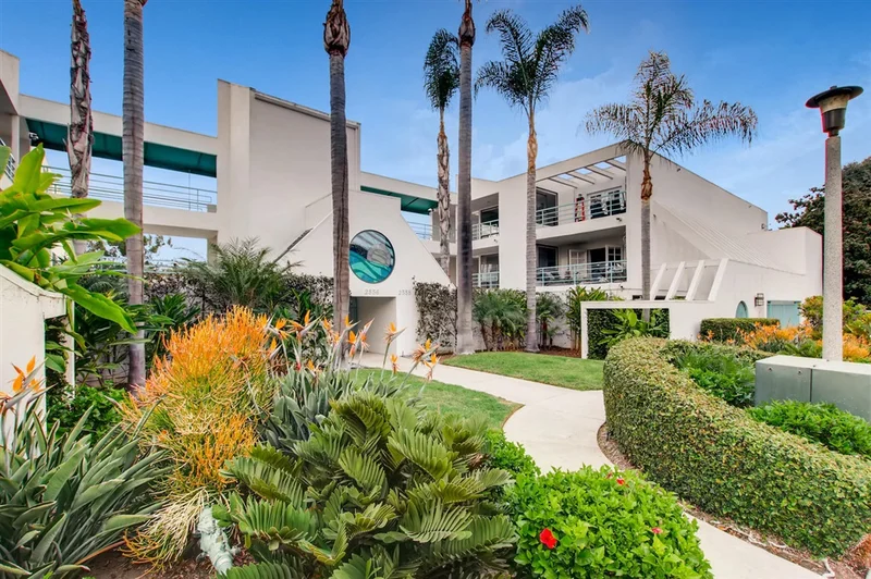2552 Navarra Dr #E, Carlsbad, CA 92009