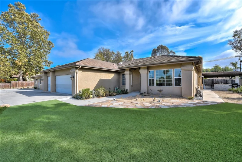 870 Melrose, Vista, CA 92081