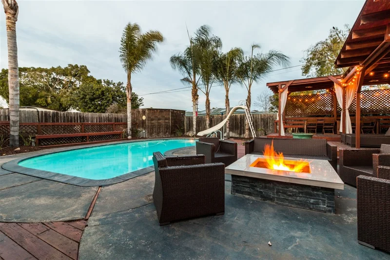 2601 Mercury Dr, Lemon Grove, CA 91945
