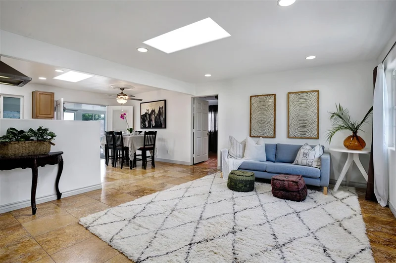 4155 Thomas St, Oceanside, CA 92056