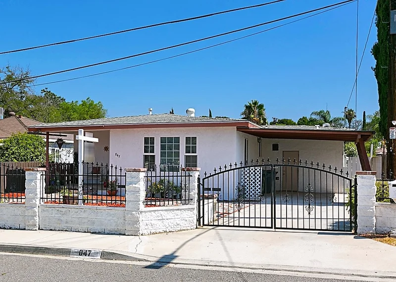 847 10th Ave, Escondido, CA 92025