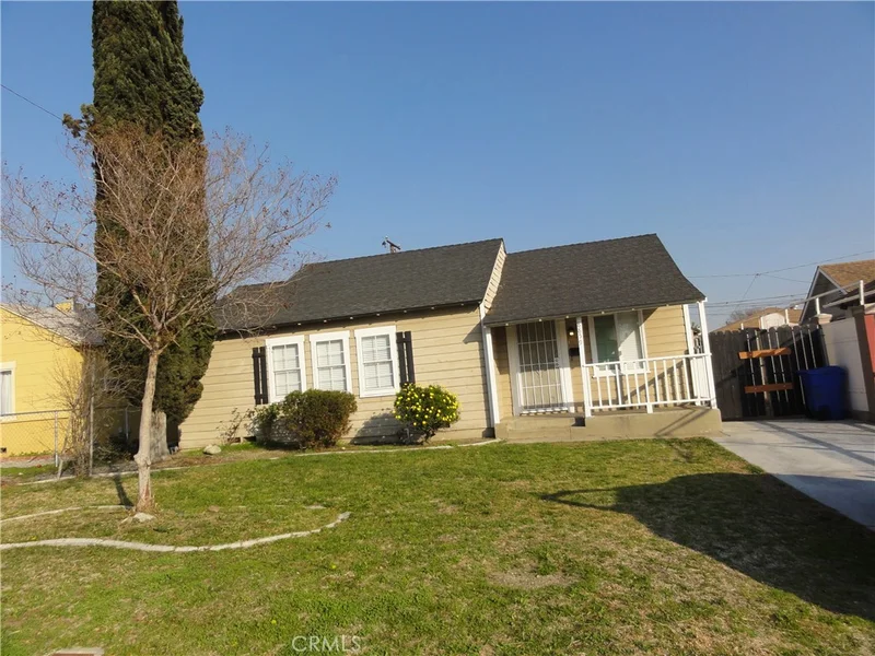 8859 Sewell Avenue, Fontana, CA 92335