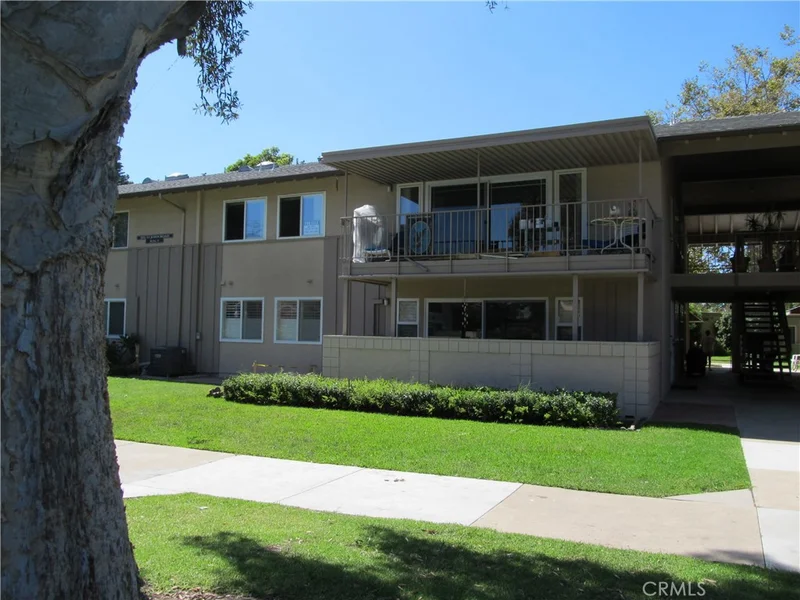 1881 St. John #37Q, Seal Beach, CA 90740