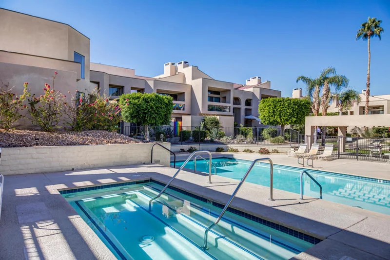 432 Village, Palm Springs, CA 92262