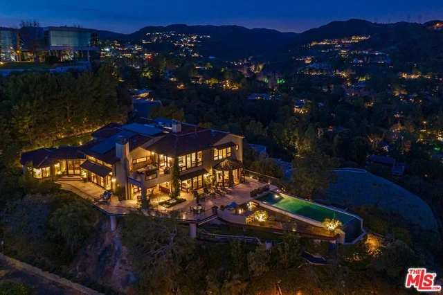 1870 Mango, Los Angeles, CA 90049