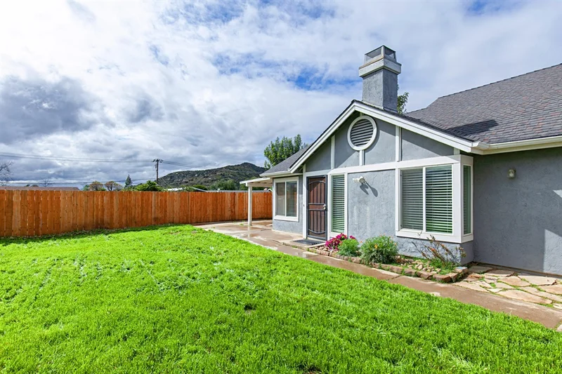 10210 New Bedford Ct, Lakeside, CA 92040