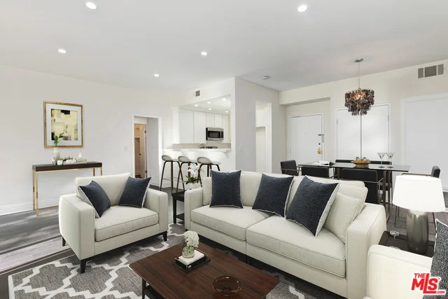 8675 Falmouth #101, Venice, CA 90293