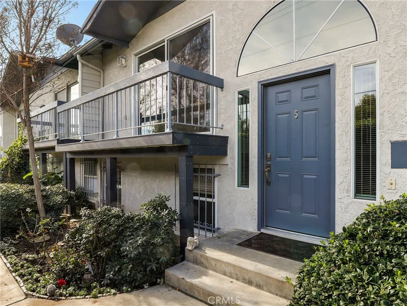 18821 Hatteras #5, Tarzana, CA 91356