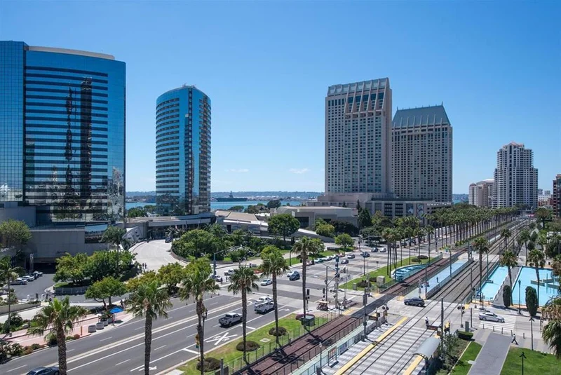 100 Harbor #805, San Diego, CA 92101