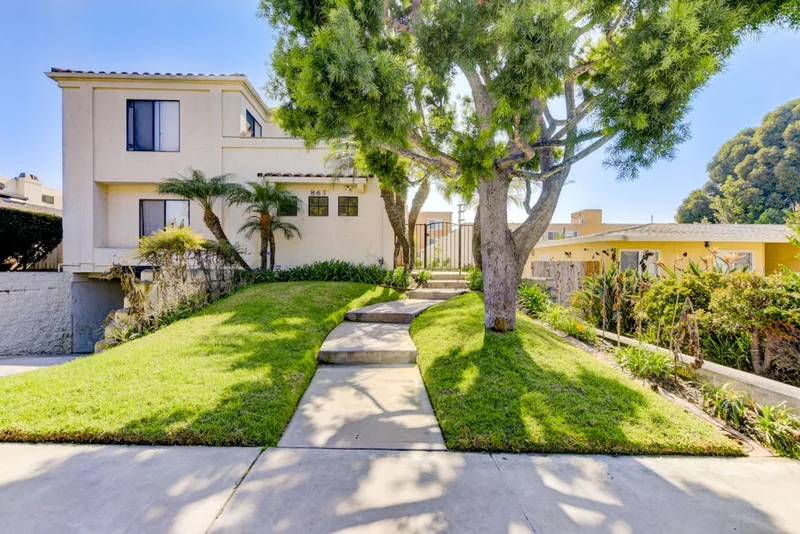 863 Agate #3, San Diego, CA 92109