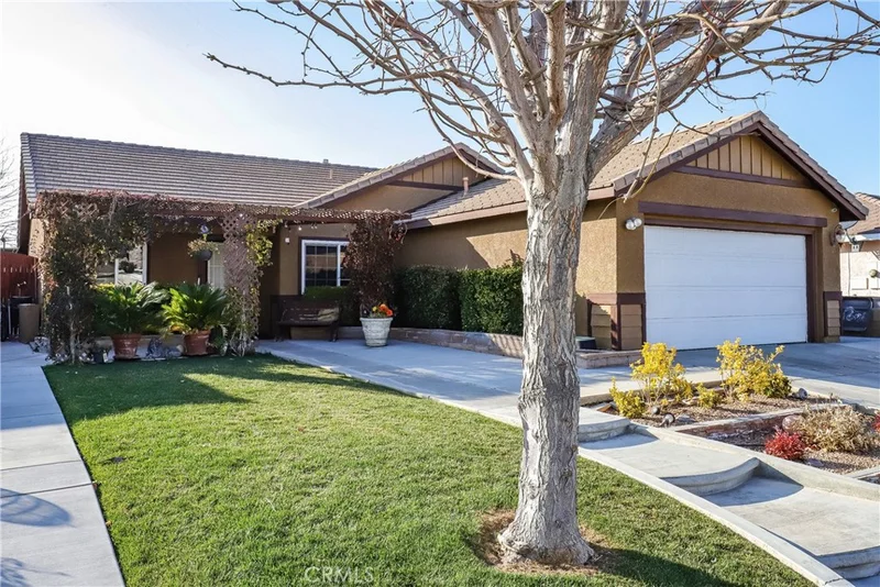 43263 Fleetwood, Lancaster, CA 93535