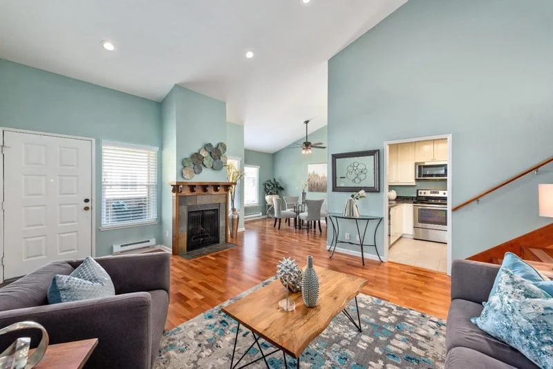 909 Apricot #E, Campbell, CA 95008