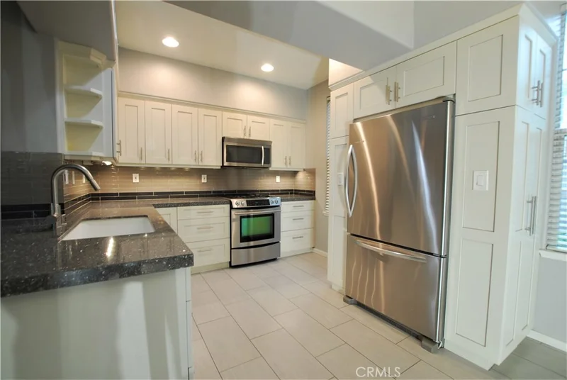 27056 Victoria Lane 120, Valencia, CA 91355