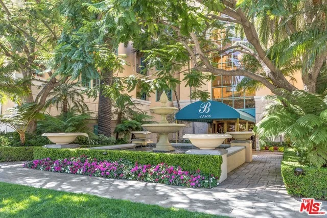 11500 San Vicente #221, Los Angeles, CA 90049