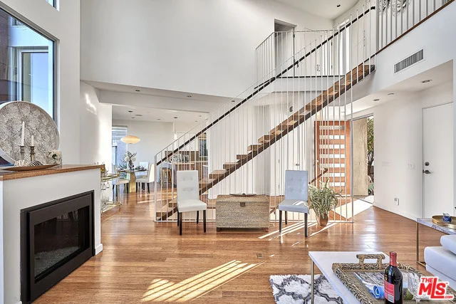 4231 Scandia, Los Angeles, CA 90065