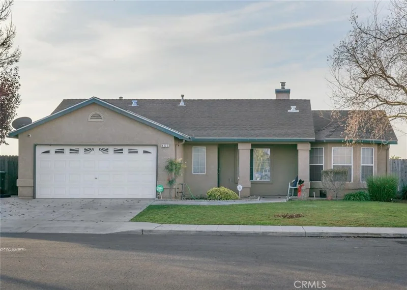 6325 Scott, Fresno, CA 93723