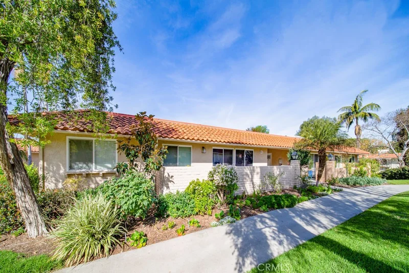 3020 Via Buena Vista, Laguna Woods, CA 92637