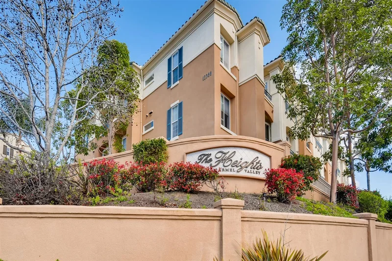 12376 Carmel Country #J-105, San Diego, CA 92130