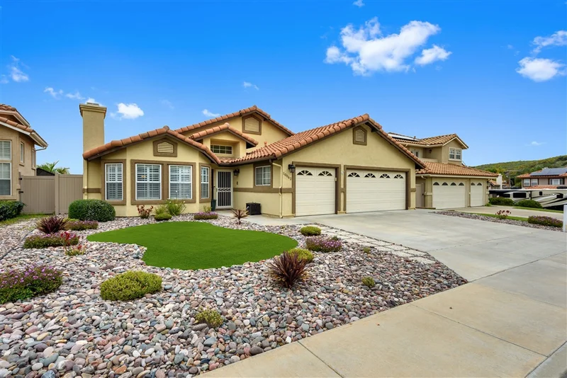 10062 Vista Parque, Lakeside, CA 92040