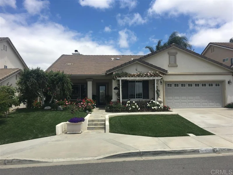 459 Lexington Cr. photo 2