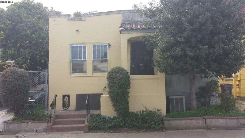 5635 Holway St, Oakland, CA 94621-4343