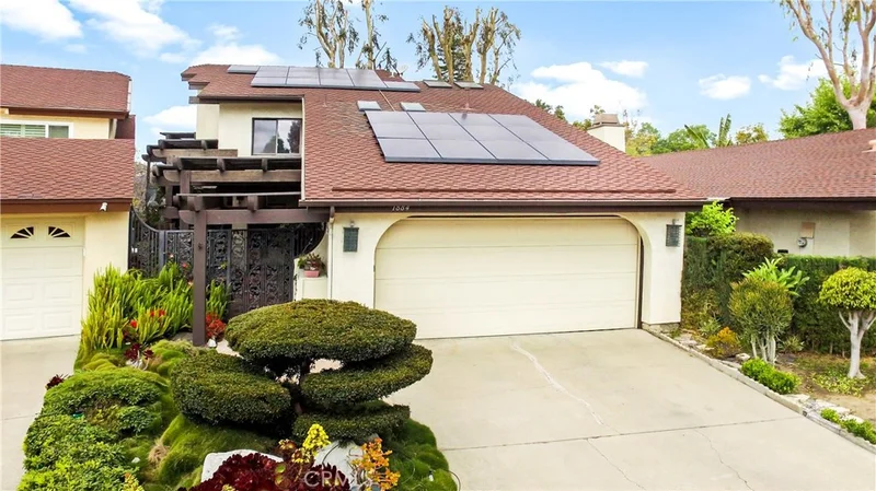1884 Surf, Anaheim, CA 92801