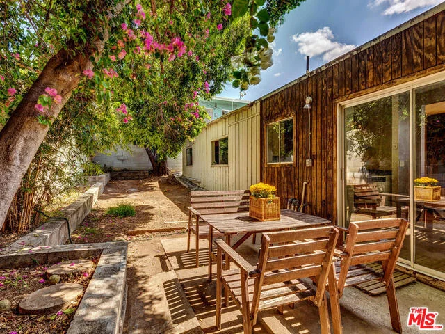 1121 Waterloo #C, Los Angeles, CA 90026