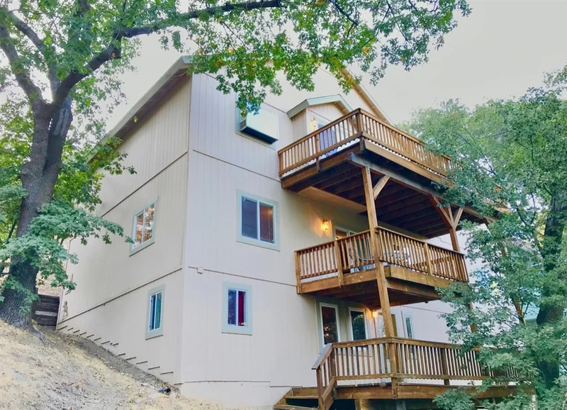 27467 Alpen Dr, Lake Arrowhead, CA 92352
