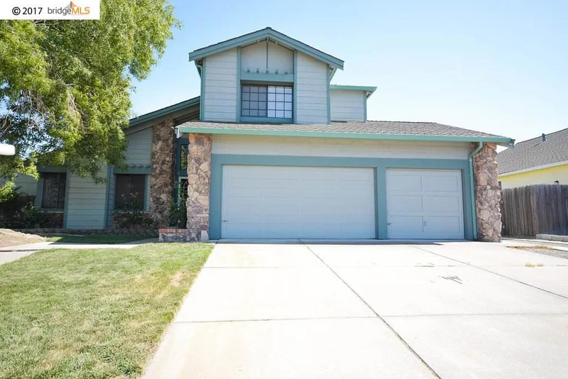 425 Hazelnut Dr, Oakley, CA 94561