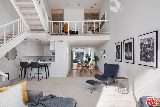 11757 Mayfield, Los Angeles, CA 90049