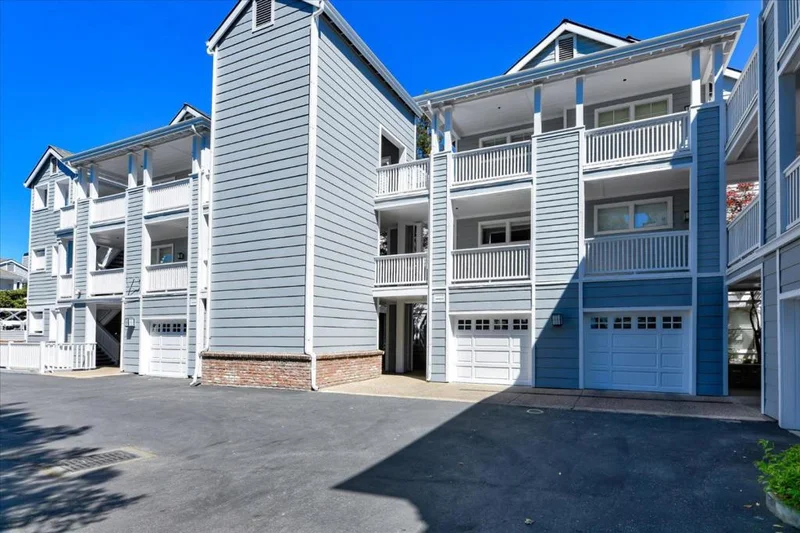 905 Sunrose #207, Sunnyvale, CA 94086