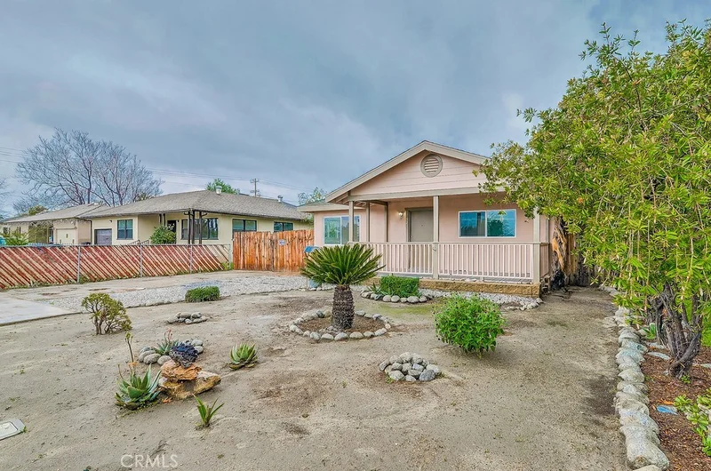 521 Latham, Hemet, CA 92543