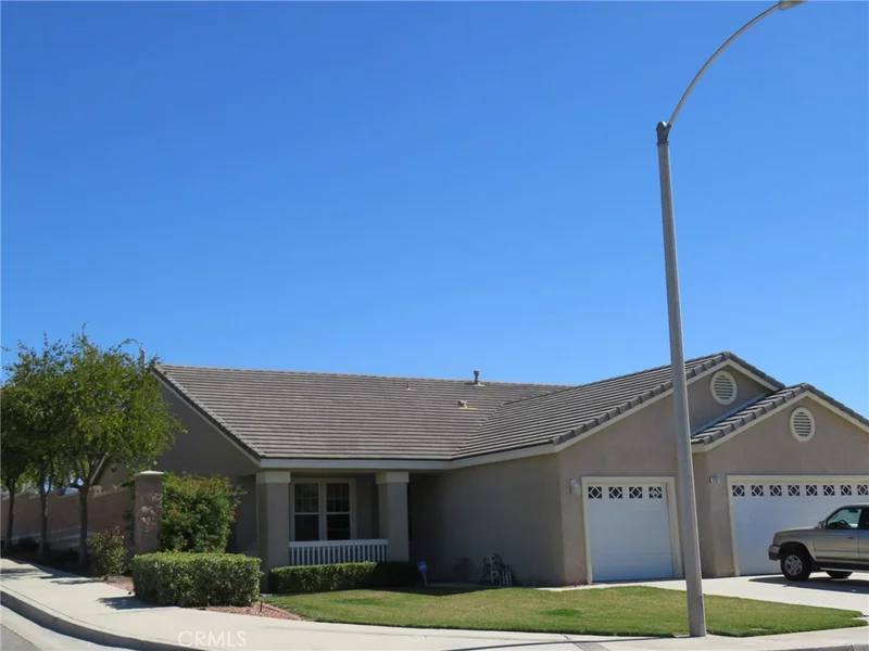 2261 Versailles, Hemet, CA 92583