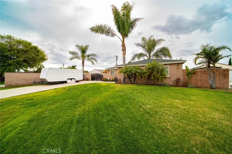 5433 Calera, Covina, CA 91722