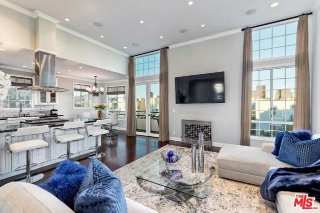 1169 Wellesley #301, Los Angeles, CA 90049