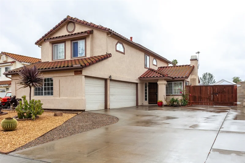 10113 Country Scenes Ct, Santee, CA 92071
