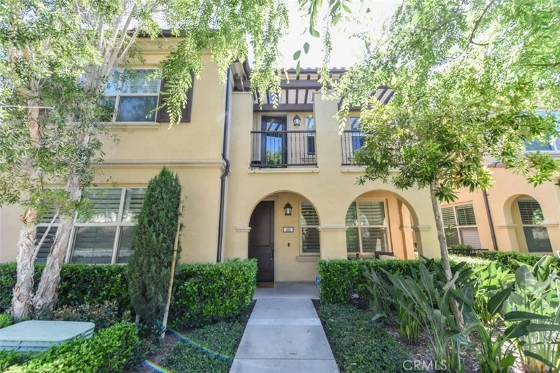 102 Rose Arch #23, Irvine, CA 92620