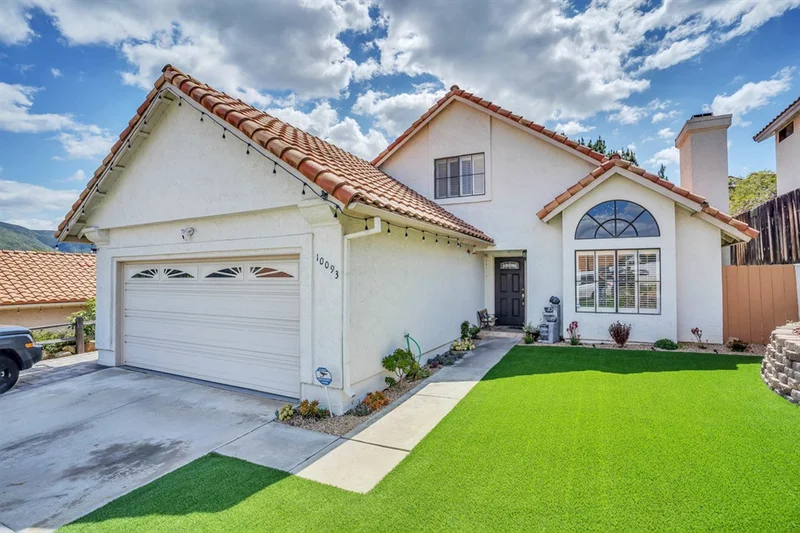 10093 Jacoby Road, Spring Valley, CA 91977