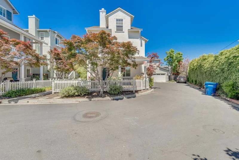 101 Somerset, Campbell, CA 95008