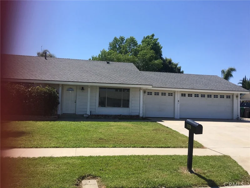 1128 Daffodil, Corona, CA 92882