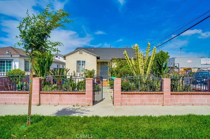 2573 Seabright, Long Beach, CA 90810
