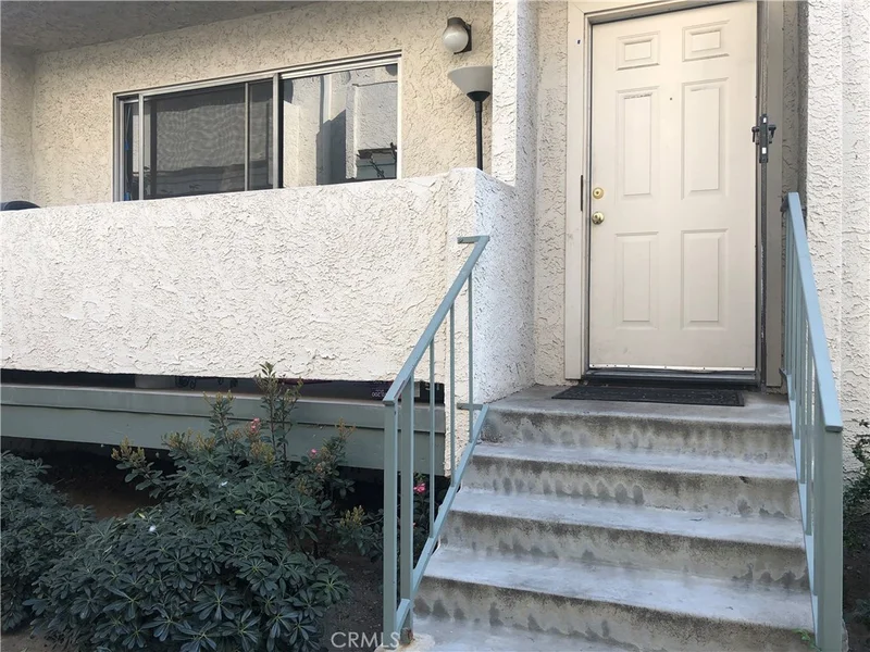 8801 Cedros #10, Panorama City, CA 91402