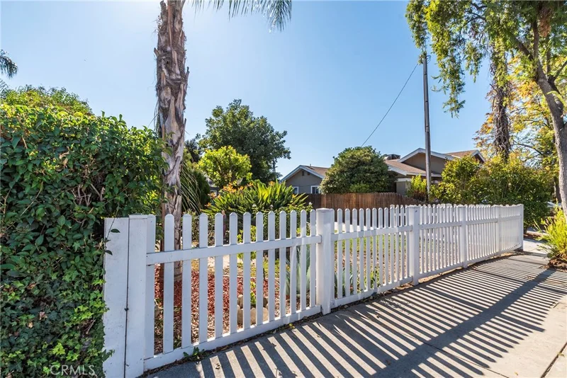 4584 Central, Riverside, CA 92506