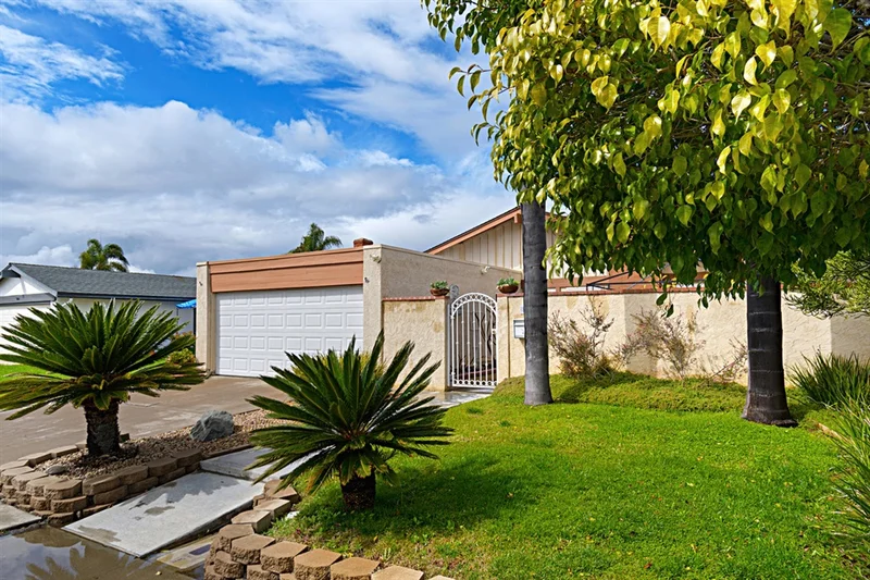 8672 Aquarius Dr., San Diego, CA 92126
