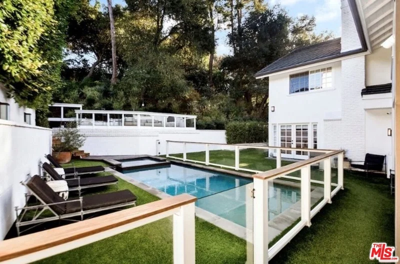 2572 Hutton, Beverly Hills, CA 90210