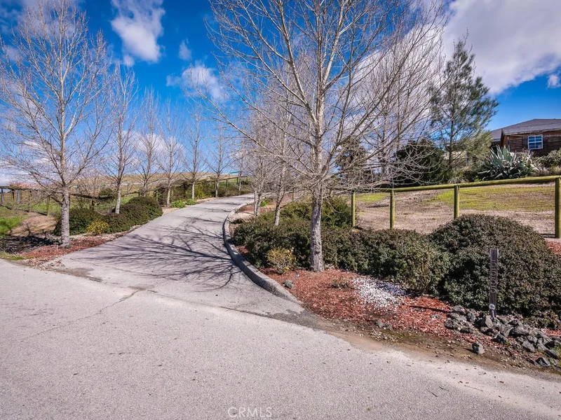 5555 Loma Linda, Paso Robles, CA 93446