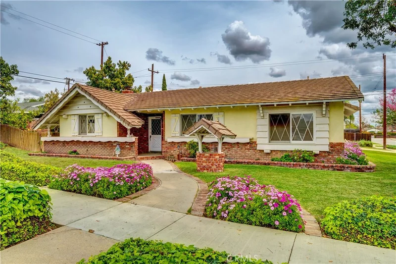 230 Holgate, La Habra, CA 90631